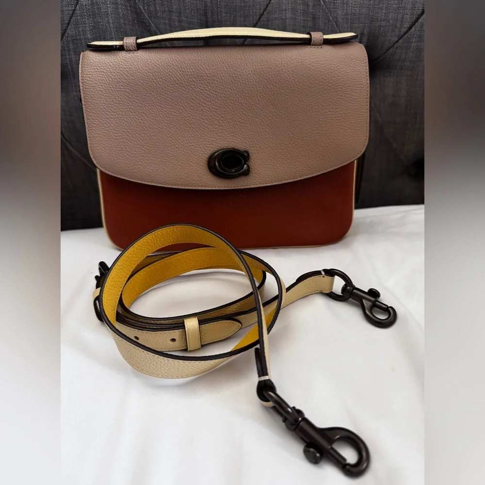 GUC Coach CASSIE Crossbody Bag - Picture 2 of 16